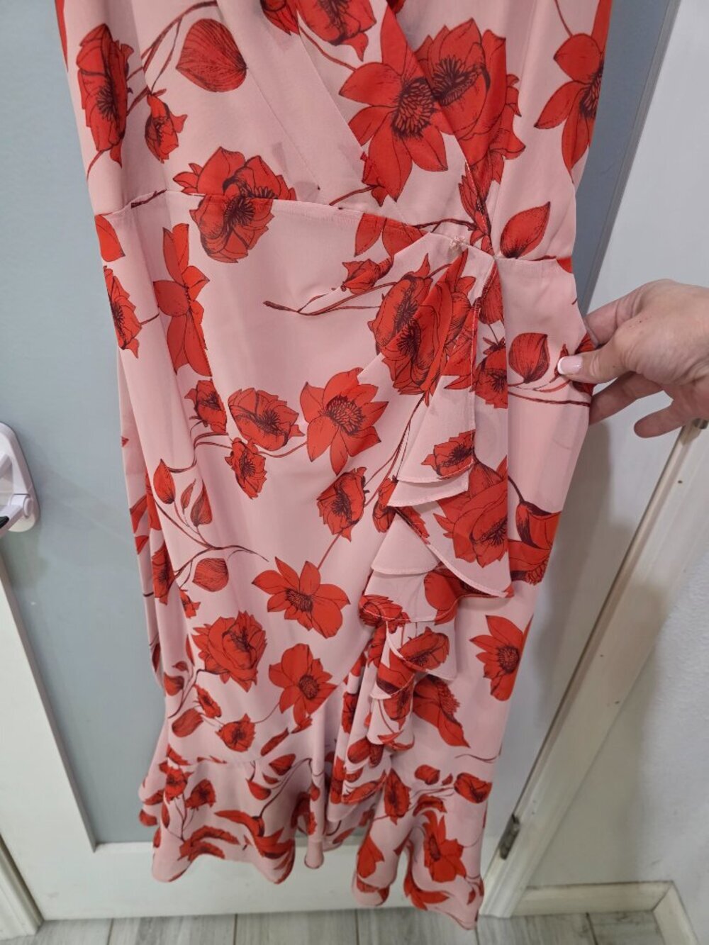 Eliza J Pink Floral Faux Wrap Midi Dress Size 6 Adjustable Straps Double Lined - Picture 5 of 10